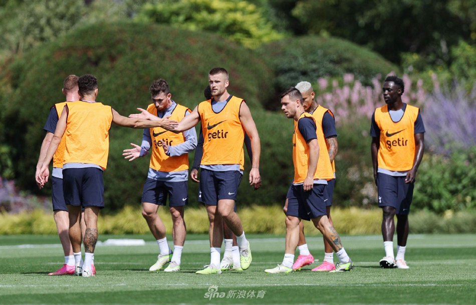 一座充满活 一座充满活